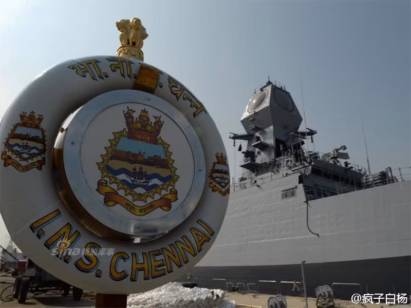 Điểm đặc biệt phải kể tới đó là các thiết bị điện tử trên các chiến hạm này được thiết kế với dạng mô-đun nên cực dễ bảo dưỡng và thay thế. Nguồn ảnh: Sina.