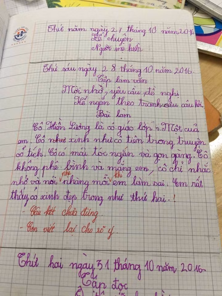 Vừa viết văn tả cô giáo vừa "nịnh" cô. Ảnh: Fb/f17.