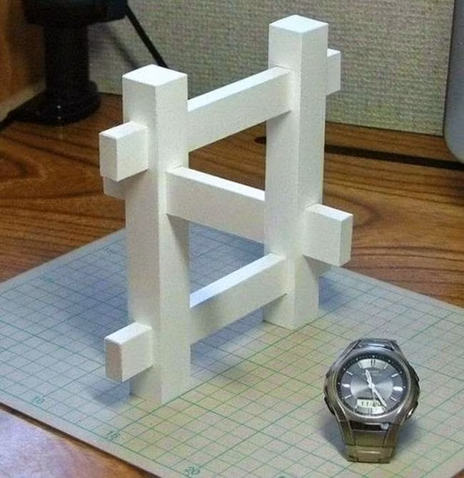 Hình ảnh ảo giác này thực chất là hình vẽ trên giấy theo phong cách 3D chứ không phải là một khối hộp được dựng lên. Ảnh: Thinkinghumanity.