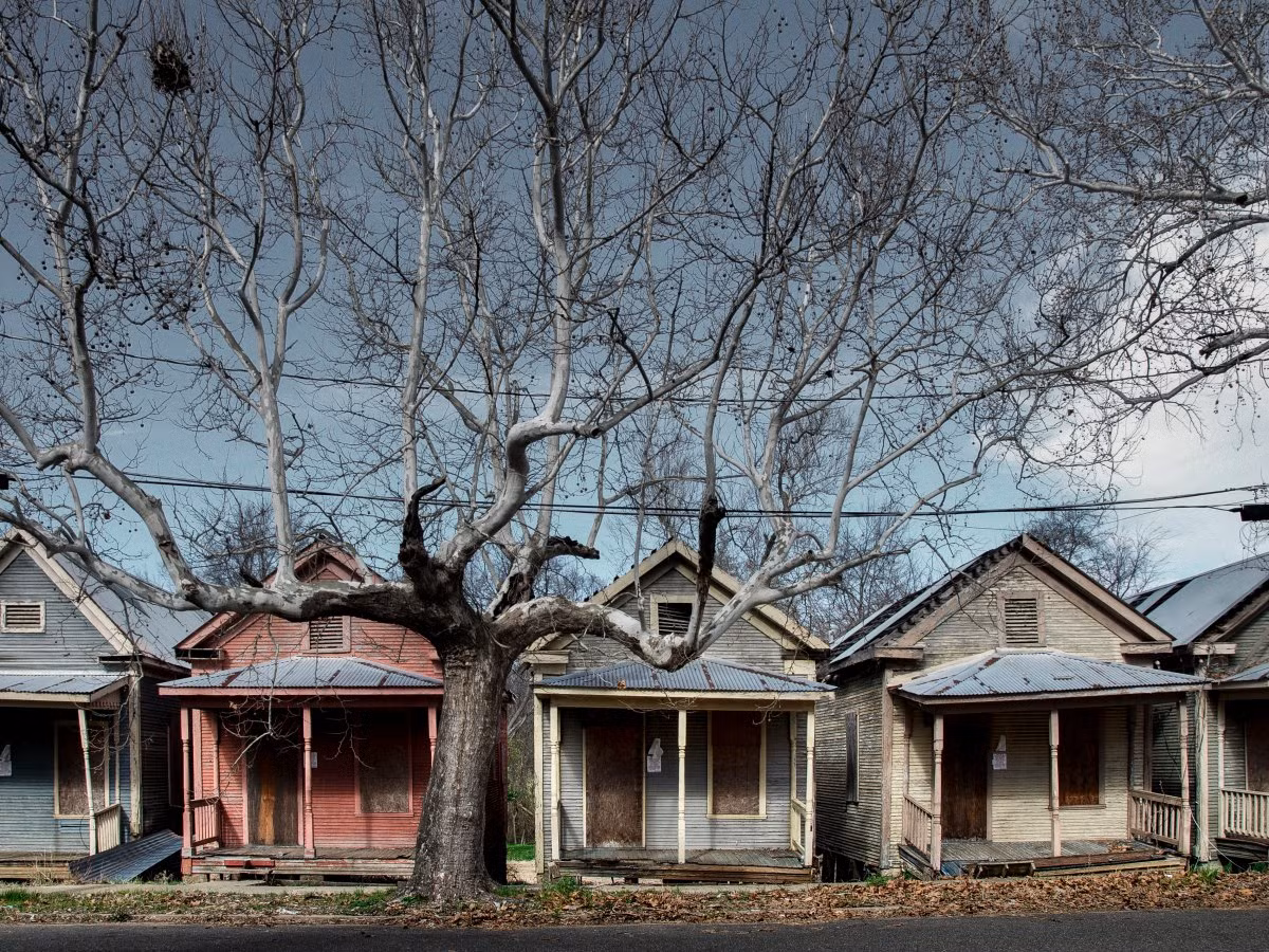 Những ngôi nhà u ám nhất nước Mỹ đã bị bỏ hoang từ lâu và đang trong tình trạng xập xệ, có thể sập bất cứ lúc nào. Ảnh: Businessinsider.