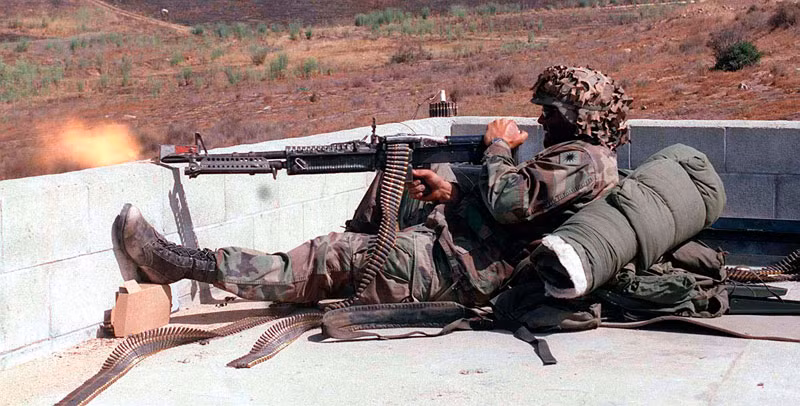 Rất nhiều quốc gia trên thế giới đã biên chế khẩu M60 cho quân đội mình. Tầm bắn xa, tốc độ cao, dễ bảo trì, có chi phí khá thấp (khoảng 6000 USD) và bề dày lịch sử vẻ vang chính là những yếu tố đưa khẩu súng này trở thành khẩu súng máy tốt nhất của Mỹ. Nguồn ảnh: Militaryfactory.