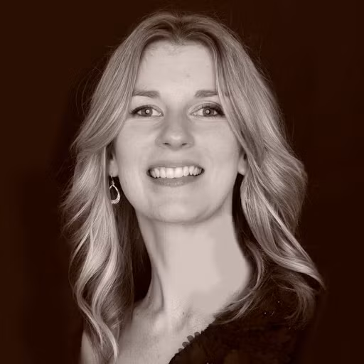 Kathleen Holtz, tốt nghiệp trường Luật Los Angeles năm 15 tuổi và trở thành luật sư trẻ nhất nước Mỹ vào năm 18 tuổi. Ảnh: Teachthourgh.