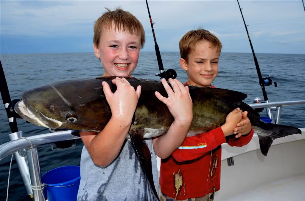 Xem anh em nho cau ca cuc dinh hon ca tho chuyen nghiep