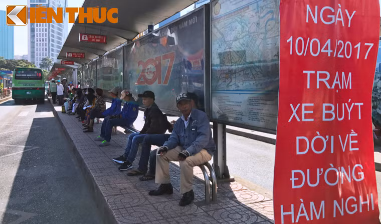 Đến ngày 10/4, trạm xe buýt Bến Thành cũng sẽ chính thức "hoàn thành sứ mệnh" , trả lại vị trí để phục vụ thi công xây dựng nhà ga metro Bến Thành.