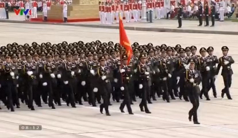 Khối sỹ quan nam cảnh sát cơ động.