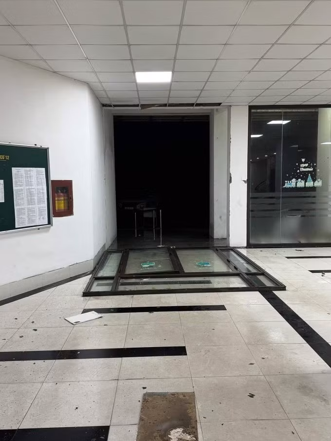 Ha Noi: Khu do thi, khu chung cu hoang tan sau bao-Hinh-18