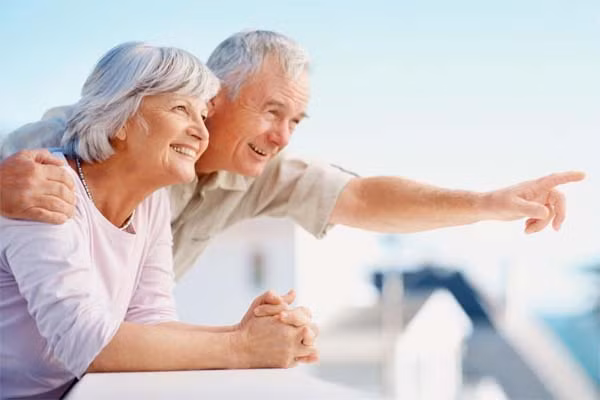  Câu hỏi đặt ra là: sex làm họ khỏe hay họ khỏe mới thực hiện hoạt động sex? Chúng ta không thể nắm chắc, nhưng nghiên cứu cũng chứng minh, cho dù bạn có quan hệ tình dục thường xuyên cũng không làm tổn hại gì đến sức khỏe mà còn mang lại nhiều lợi ích. Vì vậy, dại gì không thực hiện! 