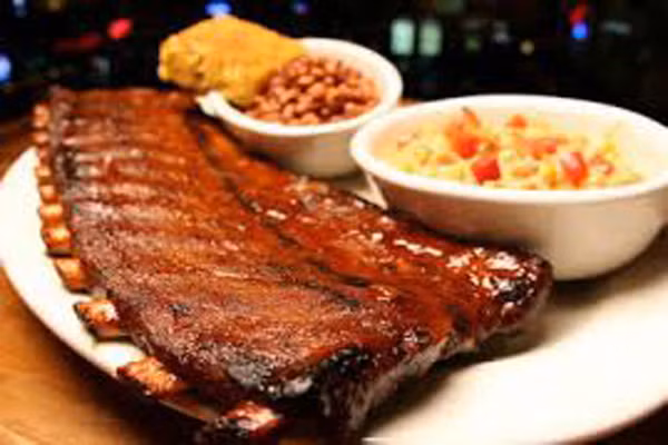 Muốn kiểm tra miếng thịt đã chín vàng, “an toàn” để trở hay chưa, hãy dùng một cây kẹp, kẹp một góc thịt lên; nếu bạn thấy miếng thịt dễ dàng tróc khỏi chảo có nghĩa là mặt dưới của thịt đã giòn và có thể lật sang mặt khác. Ngược lại, nếu thịt vẫn còn dính chảo, hãy để yên cho thịt tiếp tục chín và thử lại sau một phút.