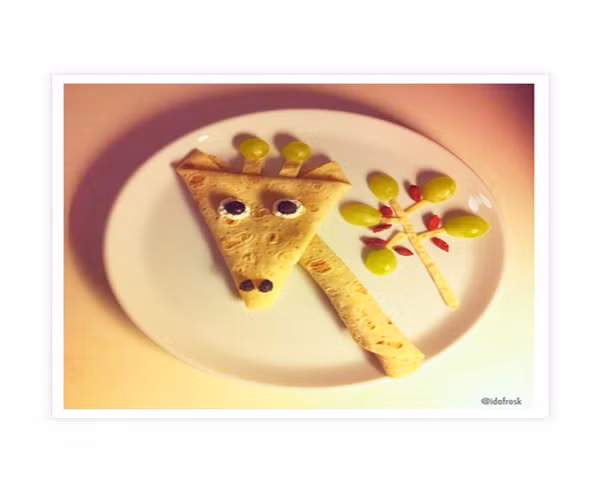 Tình yêu của Skivenes với tạo hình thực phẩm bắt đầu từ 2 năm trước. Khi cô bắt đầu thử nghiệm với nhiều loại rau và gia vị.