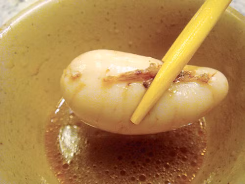 Lễ hội nấu tinh hoàn động vật, Serbia. Đây là lễ hội mang tầm cỡ quốc tế được tổ chức ở Ozrem, Serbia. Tại lễ hội, tinh hoàn của các loại động vật như lợn, bò, cá mập, kangaroo… sẽ được chế biến qua bàn tay khéo của nhiều đầu bếp. Lễ hội thu hút được nhiều đầu bếp đến từ các quốc gia trên thế giới.