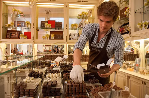 Lễ hội chocolate, Bỉ. Lễ hội chocolate tại đất nước Bỉ xinh đẹp là lễ hội chocolate nổi tiếng nhất. Du khách tham dự lễ hội có cơ hội tham quan các bảo tàng sôcôla và nếm thử những loại sôcôla tại hơn 2.000 cửa hàng. Ảnh: tsttourist