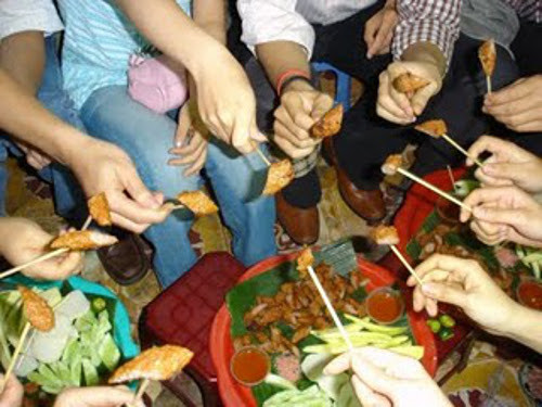 Chất lượng các quán giờ tương đương nhau, chỉ có điều khách nên hỏi giá cả trước để tránh gặp phải quán "chặt chém" vô lý.