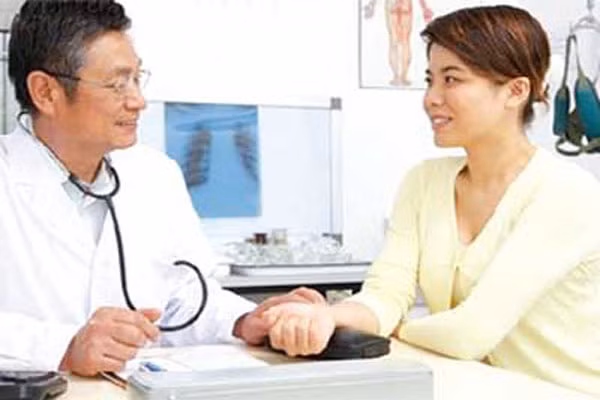 2. Bác sĩ có thể bỏ lỡ các dấu hiệu ung thư. Theo một thống kê năm 2014, một trong 20 người Mỹ trưởng thành bị chẩn đoán nhầm bệnh ung thư. Mặc dù, loại ung thư ruột kết chẩn đoán nhầm là rất hiếm, nhưng kết quả có khả năng tử vong nếu bỏ qua những chi tiết quan trọng. Do vậy mà, bạn đừng ngại khi đi thăm khám vài chỗ để chắc chắn.