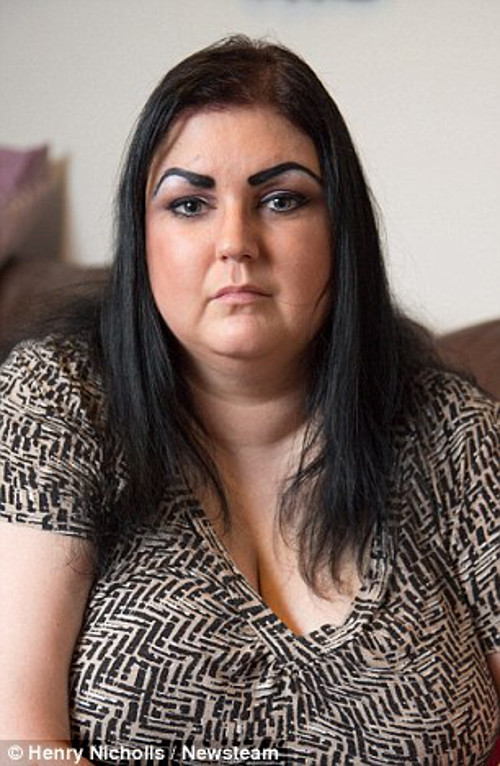 Giờ đây cô nặng 108 kg. Cô tưởng như cuộc sống của mình như địa ngục.