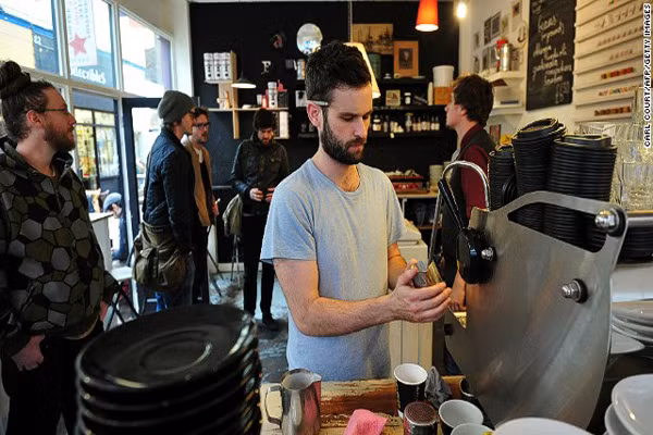 London, Anh. Ngay từ năm 1652, ở London đã xuất hiện quán cà phê đầu tiên của Vương Quốc Anh. Là thủ đô của một đất nước giàu có bậc nhất trên thế giới, thành phố London mang trong mình đầy đủ những nét đẹp của một thành phố hiện đại và sôi động, đồng thời cũng có rất nhiều quán cà phê độc đáo với vô vàn những điều thú vị: cà phê mèo, quán cà phê tính tiền theo phút Ziferblat…