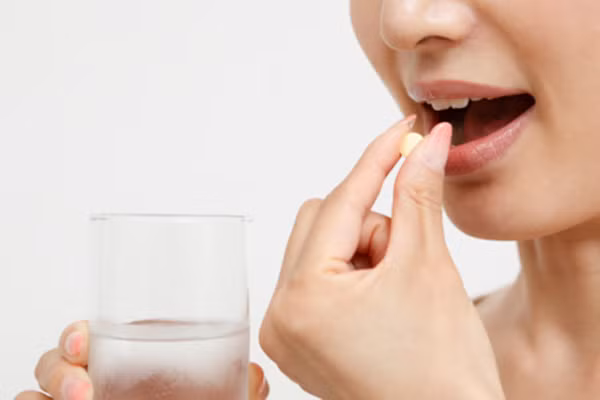 2. Điều trị hội chứng buồng trứng đa nang (PCOS). Buồng trứng đa nang là một trong những bệnh nội tiết thường gặp nhất ở phụ nữ trong độ tuổi sinh sản, đặc điểm là kinh nguyệt bất thường và những dấu hiệu dư thừa Androgen trên lâm sàng hay sinh hóa.