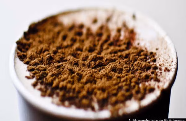  Thêm quế vào bữa sáng của bạn. Đặc biệt đối với những người bị bệnh tiểu đường. Nó có thể hạ thấp lượng đường trong máu, hạ thấp cholesterol, phòng chống bệnh ung thư, sạch miệng, ngừa sâu răng, giảm nguy cơ mắc bệnh truyền nhiễm, giảm viêm trong cơ thể... 