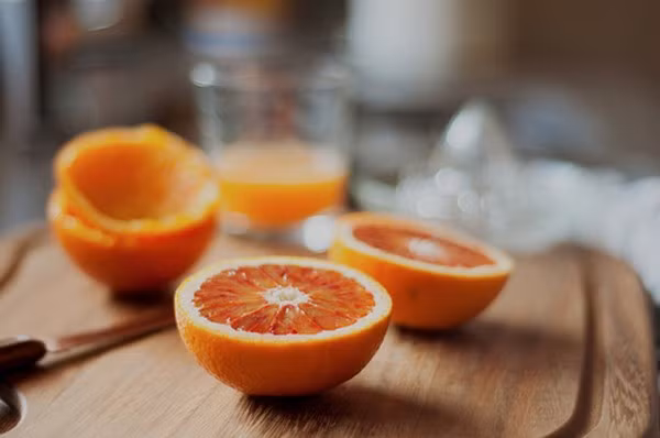 Đặc biệt là, chất flavonoid có trong những loại quả này sẽ ức chế sự tăng trưởng tế bào ung thư và chống lại các chất độc hại. Mỗi ngày ăn một loại quả kể trên để đạt được hiệu quả cao nhất.