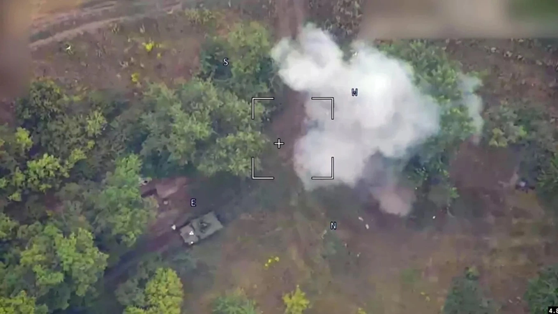 Ngày 18/8, đại diện Quân đội Nga tiết lộ, họ đã tiêu diệt thành công Tiểu đoàn xung kích số 225 thuộc Lữ đoàn cơ giới độc lập số 115 của Quân đội Ukraine gần làng Kremeanoye ở tỉnh Kursk. 16 binh sĩ của tiểu đoàn ban đầu dự định tấn công làng Kremeanoye, nhưng họ đã bị Quân đội Nga chặn lại và tất cả đều bị bắn chết trong khu rừng gần đó. Ảnh: Bộ Quốc phòng Nga.