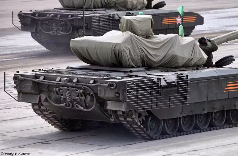 So với thế hệ T-90, T-14 Armata sở hữu thiết kế rất khác biệt, về truyền động, về vũ khí, giáp bảo vệ...