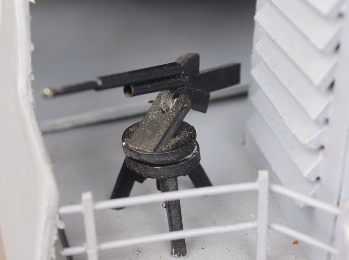 Súng máy phòng không 12,7 mm.