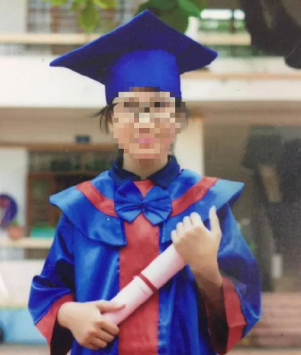  Nữ sinh 13 tuổi mất tích được tìm thấy trong căn nhà hoang: Chiều 27/11/2020, anh Bùi Phong Du (bố Ngọc A., sinh năm 1979, trú phường Trưng Vương, thành phố Uông Bí, tỉnh Quảng Ninh) cho biết không tìm thấy con gái của mình. Gia đình đã tổ chức tìm kiếm khắp khu vực nhưng không có kết quả. 