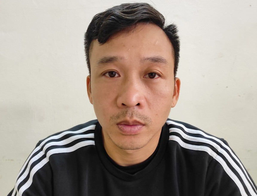  Giang hồ Thắng 'Diễm' bị tạm giữ: Khuya 24/12, Hoàng Đình Thắng (36 tuổi, biệt danh Thắng "Diễm", trú phường An Mỹ, TP Tam Kỳ, tỉnh Quảng Nam) cùng em trai là Hoàng Văn Nhân (30 tuổi) là chủ cơ sở giải trí Diamond Club tại TP Tam Kỳ bị công an bắt khi để 27 khách dùng ma túy. Hiện Thắng đang tạm giữ hình sự để điều tra, làm rõ.