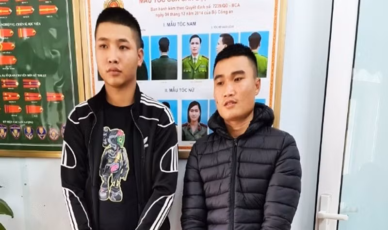  9X, 10X cho vay lãi 365%/năm bị bắt giữ: Ngày 1/1, Công an tỉnh Quảng Nam cho biết đã thực hiện lệnh giữ người trong trường hợp khẩn cấp đối với Vũ Văn Trường (SN 2000) và Phạm Đình Tuấn (SN 1995, cùng trú huyện Quảng Xương, tỉnh Thanh Hóa) về hành vi cho vay lãi nặng trong giao dịch dân sự. Quá trình điều tra, Công an xác định, từ tháng 1 đến tháng 11/2020, Trường cho khoảng 90 người vay với số tiền trên 1 tỷ đồng, lãi suất 365%/năm.