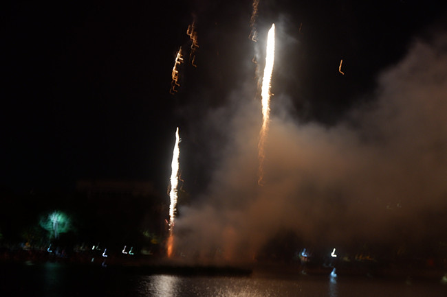 Theo đó, thời gian bắn pháo hoa tầm cao kéo dài 15 phút (từ 0h - 0h15 ngày 1/1) tại 3 khu vực.