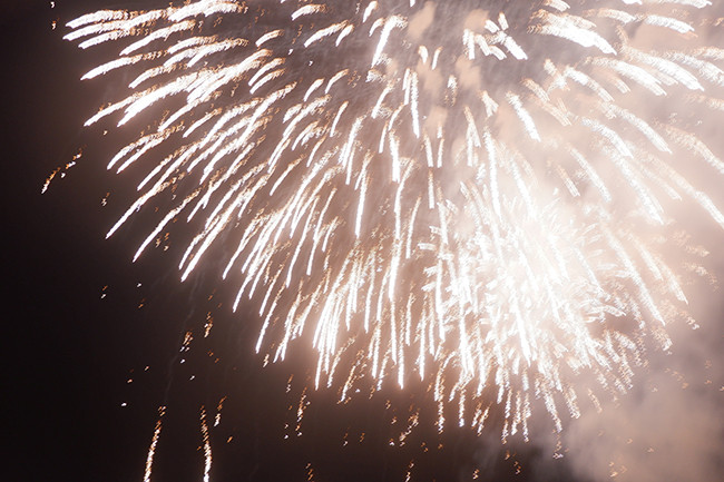 Được biết, từ 0h ngày 1/1/2021, Hà Nội sẽ bắn pháo hoa tầm cao trong 15 phút tại ba điểm trong thành phố. 