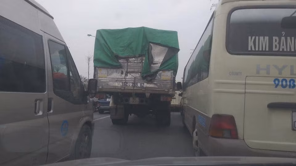 Việc tắc đường kéo dài trên các đường cao tốc vào Hà Nội đã được dự báo trước. 