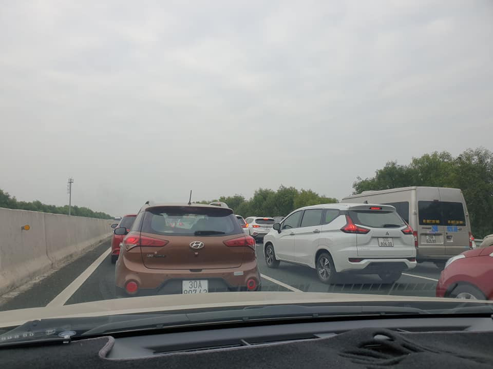 Dự kiến, lượng người về các tỉnh nghỉ Tết dương lịch vừa qua là rất lớn và chiều 3/1 sẽ đổ bộ về Hà Nội để bắt đầu đi làm ngày đầu năm mới vào sáng 4/1. 