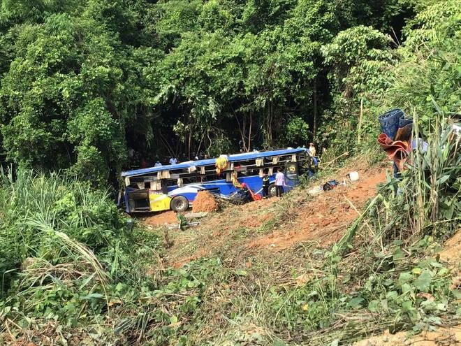  Xe khách lao xuống vực, 6 người tử vong: Khoảng 4h10 ngày 11/7, xe ô tô BKS 36B-022.32 (loại xe giường nằm 48 chỗ) do tài xế Mai Hải Nam (39 tuổi, trú tại huyện Ngọc Lặc, tỉnh Thanh Hóa) cầm lái xuất phát từ Thanh Hóa đi Đắk Lắk. Khi đi tới đèo Ngọc Vin, thuộc địa phận xã Rờ Kơi, huyện Sa Thầy, tỉnh Kon Tum), xe khách lao xuống vực sâu hơn 30m.