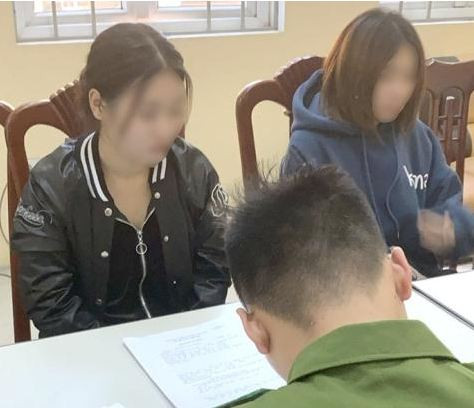  7 nữ hư hỏng tập thể cùng 10 nam tại quán karaoke: Đêm 2/1/2021, Công an huyện Gia Lộc, Hải Dương kiểm tra quán karaoke Bảo Nam club ở thôn Phương Khê (Hồng Hưng) do Nguyễn Thế Long (27 tuổi, ở xã Tân Kỳ, Tứ Kỳ) quản lý. Lực lượng công an phát hiện hai phòng hát VIP3, VIP 5 đang có 17 khách sử dụng trái phép ma túy dạng kẹo, ketamine...Trong đó, có 10 nam, 7 nữ từ 20 - 35 tuổi.