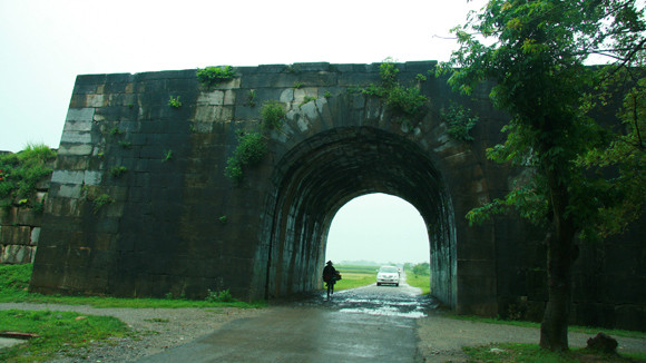 Thủ tướng Chính phủ đã ban hành Quyết định số 548/QĐ-TTg xếp hạng di tích quốc gia đặc biệt đối với 13 di tích thuộc nhiều tỉnh, thành phố trên cả nước. Trong đó, Di tích lịch sử, kiến trúc nghệ thuật và khảo cổ Thành Nhà Hồ, huyện Vĩnh Lộc, tỉnh Thanh Hóa là một trong 13 di tích đặc biệt đó.