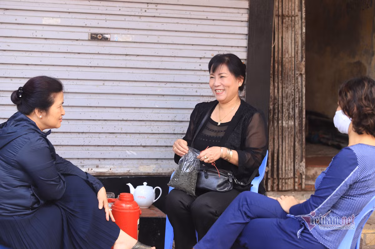 Buoi sang la thuong o khu pho cua benh nhan thu 17 sau ngay cach ly-Hinh-9