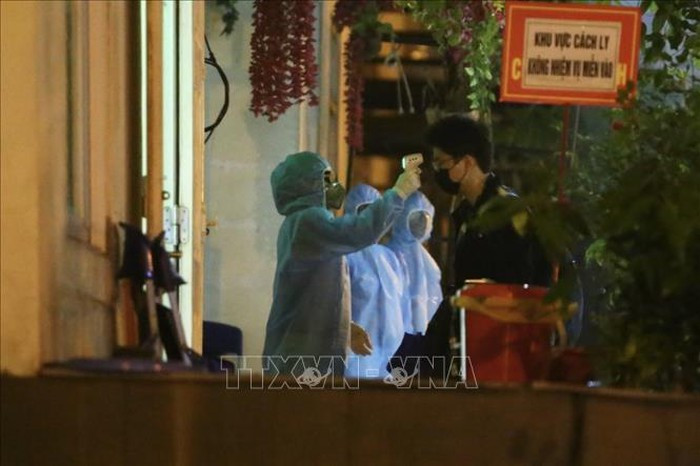 Dich Covid-19: Ra soat nguoi nhap canh chua qua cach ly tu ngay 7/3