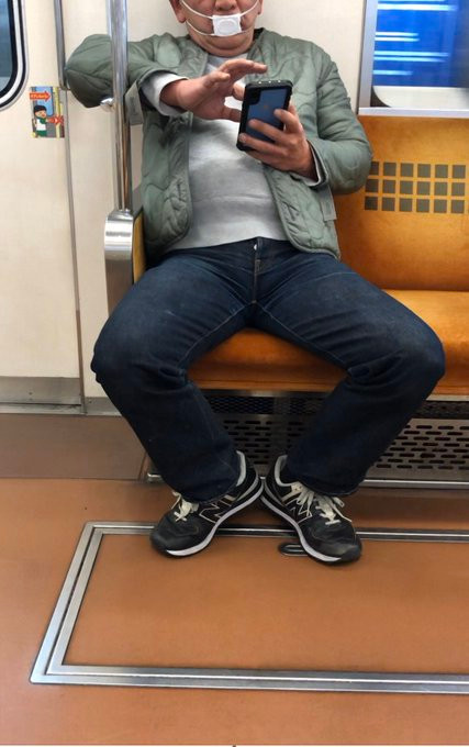 Het khau trang, nguoi dan ong su dung dung cu moi khien nguoi khac “het hon“