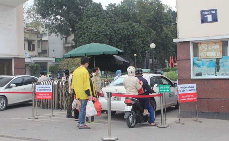 Bo Y te yeu cau Benh vien Bach Mai lap danh sach nguoi toi kham tu 10/3