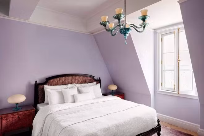 Các phòng ngủ trang nhã với cách phối màu nhẹ nhàng.