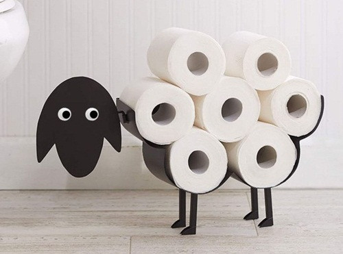 Dat nham don giay ve sinh dung cho 12 nam, nguoi phu nu lam dieu bat ngo