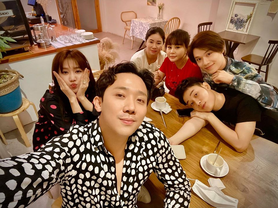 Sao mua dich: Nguoi 'ca khia', nguoi 'chem gio' giet thoi gian