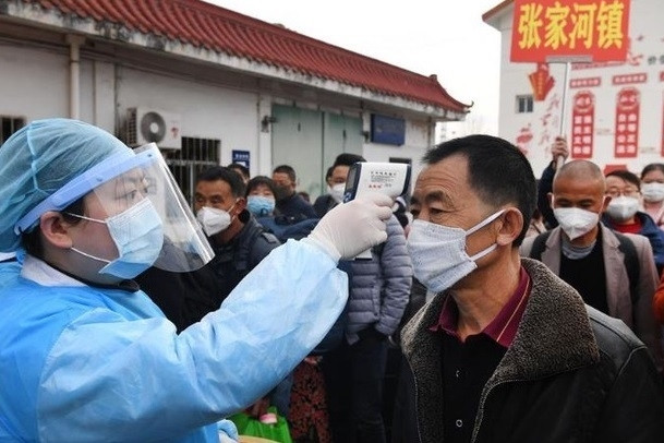 Nguoi dan ong tu vong tren xe khach o TQ duong tinh voi virus hanta