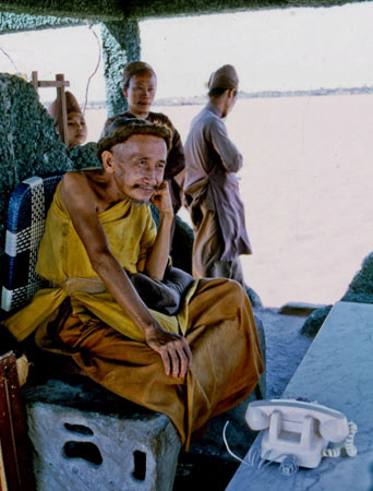 Chuyện quái dị về “đạo Dừa” Nguyễn Thành Nam (1) Chuyen quai di ve “dao Dua” Nguyen Thanh Nam (1)