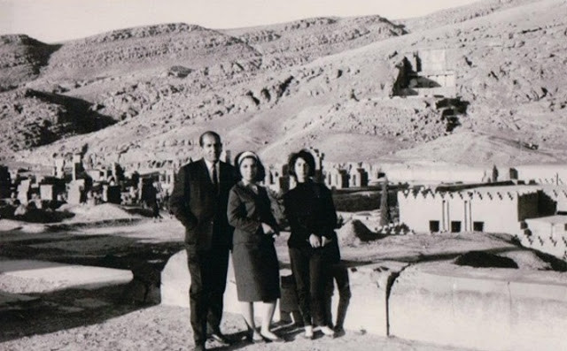 Bức ảnh chụp vào thập niên 1960 ở Takht-e Jamshid, tỉnh Fars.