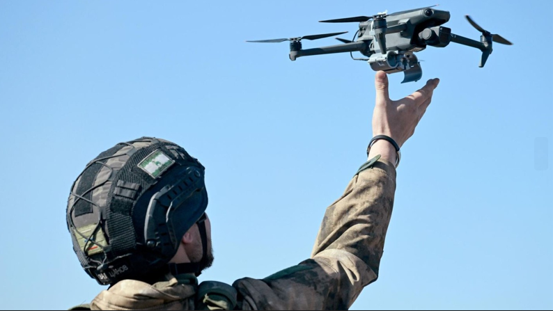 Lúc này Nga bắt đầu sử dụng các nước và công ty bên thứ ba, đặc biệt là các nước thân thiện, để mua một số lượng lớn công nghệ thương mại dân sự tiên tiến từ châu Á, châu Âu và Mỹ, nhằm nâng cấp toàn bộ vũ khí cho Quân đội Nga.