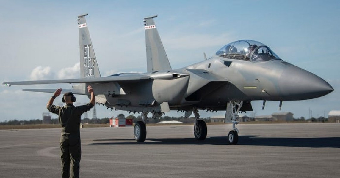 Về cơ bản, F-15EX được trang bị động cơ đôi Pratt &amp; Whitney F100-PW-229. Mỗi động cơ cung cấp lực đẩy lên tới 29.000 pound với bộ đốt sau, cho phép máy bay bay với tốc độ trên Mach 2.5 và cung cấp tốc độ tăng tốc và bay cao ấn tượng.