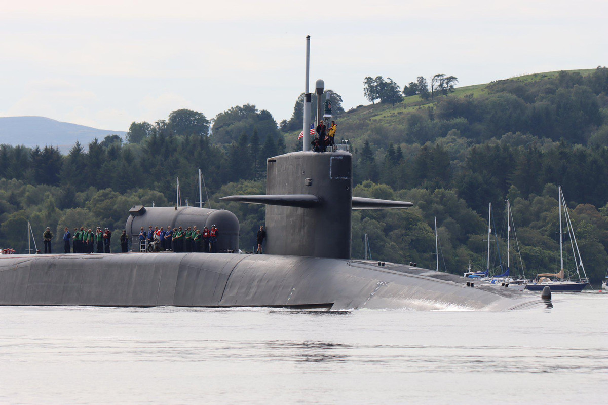 Con tàu có lượng giãn nước 18.750 tấn khi lặn và chiều dài 175 m. Nó có thể mang được 154 tên lửa hành trình Tomahawk trong 22 ống phóng. Thêm vào đó là một bộ liên lạc cực kỳ tiên tiến, USS Georgia có thể tự mình "soi thẳng" vào Iran. 