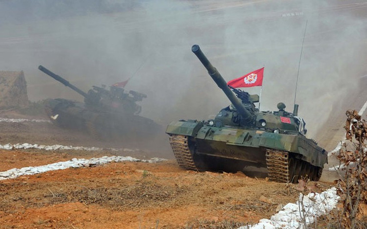 Chiếc xe tăng này đã được chế tạo đặc biệt cho chiến tranh ở địa hình đồi núi của Hàn Quốc. Khả năng leo và bắn từ những độ dốc khắc nghiệt vượt quá khả năng của hầu hết các loại xe tăng khác, sẽ mang lại cho chiếc xe một lợi thế đáng kể trước các nền tảng của đối thủ như M1 Abrams.