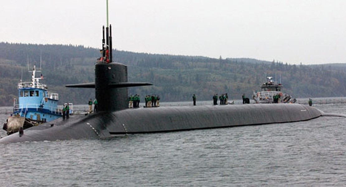Tàu ngầm lớp Ohio có thể mang bổ sung thêm 66 quân nhân thực hiện nhiệm vụ đặc biệt dưới nước của lực lượng SEAL hoặc Lính thủy đánh bộ.